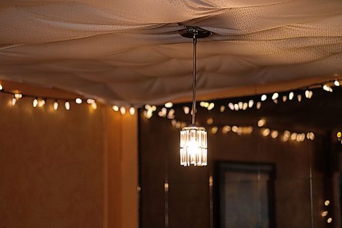 Mike Sudoma / Winnipeg Free Press
String lights and warm lanterns really lend themselves to the romantic atmosphere of Beaujenas French Table in St Boniface.
January 30, 2020