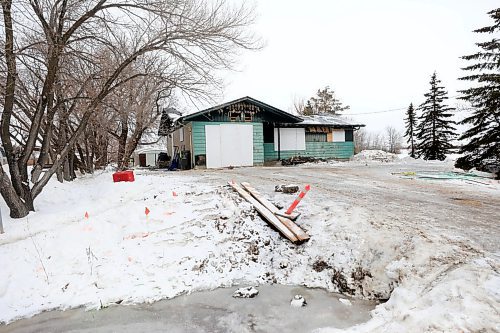 RUTH BONNEVILLE  /  WINNIPEG FREE PRESS 

Local - Fatal House fire in Transcona 

Photo of home at 511 Grassie Blvd. that caught fire Sunday evening resulting in a fatality.

Feb 03. 2020