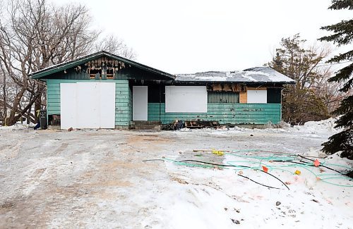 RUTH BONNEVILLE  /  WINNIPEG FREE PRESS 

Local - Fatal House fire in Transcona 

Photo of home at 511 Grassie Blvd. that caught fire Sunday evening resulting in a fatality.

Feb 03. 2020