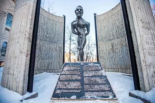 MIKAELA MACKENZIE / WINNIPEG FREE PRESS

The plaque by a statue of Louis Riel at the Université de Saint-Boniface in Winnipeg on Monday, Feb. 3, 2020. For Solomon Israel story.
Winnipeg Free Press 2019.