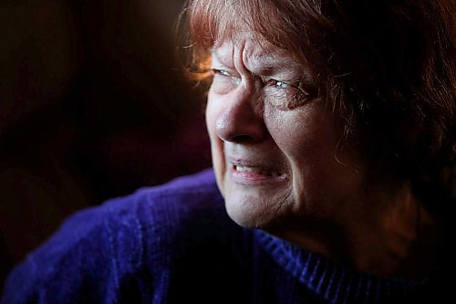 JOHN WOODS / WINNIPEG FREE PRESS
Daphne Nixon weeps as she talks about her son Keith Zilinsky in her Winnipeg home Monday, February 3, 2020. Zilinsky, who struggled with alcoholism, died in a house fire last night. Nixon says accessibility to treatment services are limited in Manitoba.

Reporter: ?
