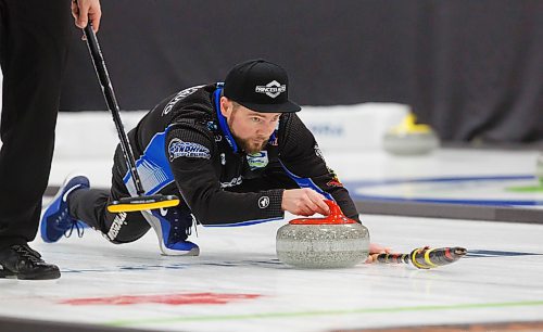 MIKE DEAL / WINNIPEG FREE PRESS
Skip Mike McEwen during practice at Eric Coy Arena Tuesday afternoon prior to the start of the 2020 Viterra Curling Championship.
200204 - Tuesday, February 04, 2020.