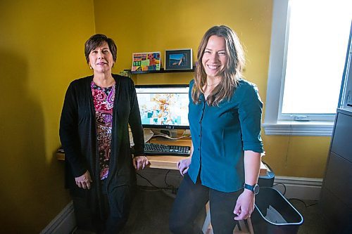 MIKAELA MACKENZIE / WINNIPEG FREE PRESS
Joyce Slater (left) and Jeanette Sivilay, leaders on a new food atlas project, pose for a photo with the home page open behind them in Winnipeg on Tuesday, Feb. 4, 2020. For Katie? story.
Winnipeg Free Press 2019.