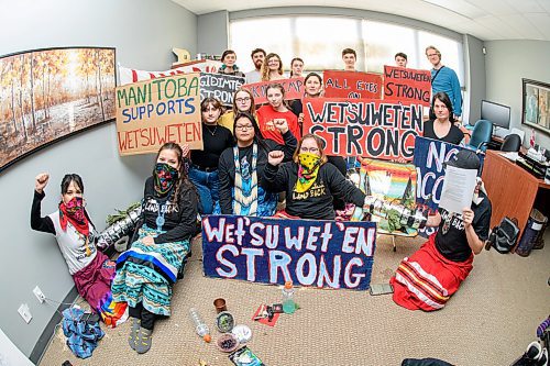 Mike Sudoma / Winnipeg Free Press
Youth allies/supporters of WetSuweten, \g perform a sit in along with other allies as they sit in at Minister of Foreign Affairs, Dan Vandals office until their demands of a meeting with Vandal are met Tuesday afternoon. 
February 4, 2020
