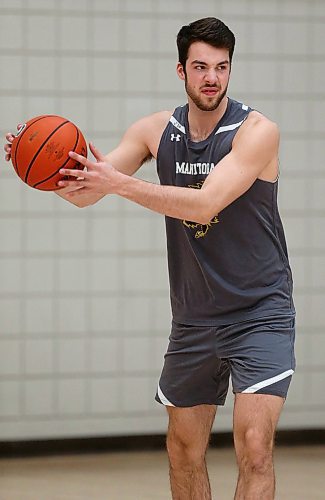 SHANNON VANRAES / WINNIPEG FREE PRESS
James Wagner of the Manitoba Bisons men's basketball team practices at Investors Group Athletic Centre at the University of Manitoba on February 4, 2020.