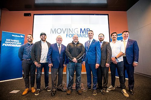 MIKAELA MACKENZIE / WINNIPEG FREE PRESS

Innovation Growth Program funding recipients and politicians pose for a group photo at the University of Manitoba Smartpark in Winnipeg on Wednesday, Feb. 5, 2020. For Martin Cash story.
Winnipeg Free Press 2019.