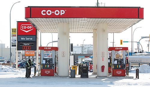 MIKE DEAL / WINNIPEG FREE PRESS
The Co-op Gas Bar at 1101 Logan Ave, was without gas Thursday morning.
200206 - Thursday, February 06, 2020.
