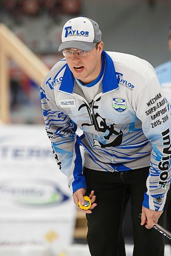 MIKE DEAL / WINNIPEG FREE PRESS
Skip Steve Irwin during his teams match against Team Chambers at Eric Coy Arena Thursday afternoon on day two of the 2020 Viterra Curling Championship.
200206 - Thursday, February 06, 2020.