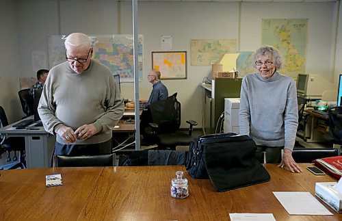 SHANNON VANRAES / WINNIPEG FREE PRESS
Jim Rutherford and Sheila Woods at the Manitoba Genealogical Society on February 5, 2020. Both volunteer at the organization, in addition to researching their respective families's heritage.