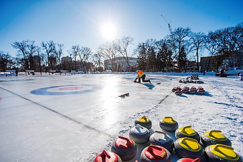 MIKAELA MACKENZIE / WINNIPEG FREE PRESS

Volunteer Mike Sokil throws some rocks for fun after setting up for the Ironman Outdoor Curling Bonspiel in Memorial Park in Winnipeg on Friday, Feb. 7, 2020. 
Winnipeg Free Press 2019.