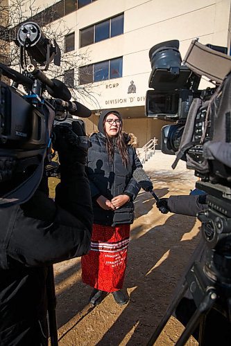 MIKE DEAL / WINNIPEG FREE PRESS
A couple of hundred protestors gathered in front of the RCMP headquarters in Winnipeg Friday over the noon hour to stand in solidarity against RCMP actions in Wet'Suwet'En Territory in British Columbia.
Brielle Beardy-Linklater  an organizer of the protest which brought together several groups including Indigenous Youth for Wetsuweten, Aboriginal Youth Opportunities, and Manitoba Energy Justice Coalition.
200207 - Friday, February 07, 2020.