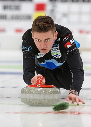 MIKE DEAL / WINNIPEG FREE PRESS
Skip Ryan Wiebe during his teams match against Team Gunnlaugson at Eric Coy Arena Friday morning on day three of the 2020 Viterra Curling Championship.
200207 - Friday, February 07, 2020.