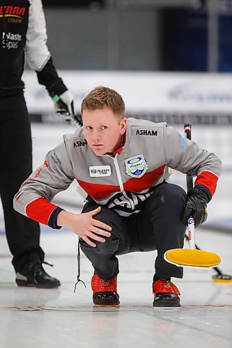 MIKE DEAL / WINNIPEG FREE PRESS
Skip Braden Calvert during his teams match against Team Lyburn at Eric Coy Arena Friday morning on day three of the 2020 Viterra Curling Championship.
200207 - Friday, February 07, 2020.