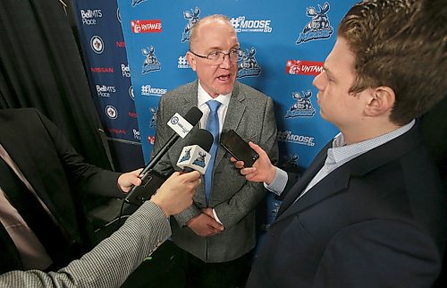 SHANNON VANRAES / WINNIPEG FREE PRESS
Jimmy Roy reacts after the Manitoba Moose Hockey Club officially retired his number, 21, prior to puck drop at Bell MTS Place on February 7, 2020.