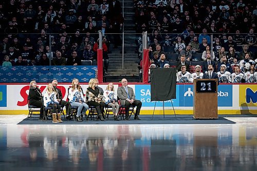 SHANNON VANRAES / WINNIPEG FREE PRESS
Jimmy Roy speaks to fans after the Manitoba Moose Hockey Club officially retired his number, 21, during a ceremony at Bell MTS Place on February 7, 2020.