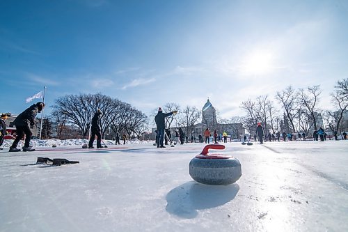 Mike Sudoma / Winnipeg Free Press
Curlers take over Memorial Blvd as the Ironman Curling Bonspiel starts to heat up Sunday morning
February 9, 2020