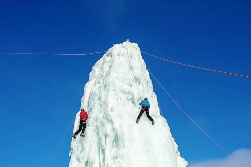 Mike Sudoma / Winnipeg Free Press
(left to right) Ian Givens and Samantha Page climbs the 60ft Ice Structure along Rue Messager in St Boniface as the St Boniface Apline Club go for a Sunday morning climb
February 9, 2020