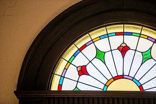 MIKAELA MACKENZIE / WINNIPEG FREE PRESS

Stained glass details at 68 Ash Street in River Heights in Winnipeg on Monday, Feb. 10, 2020. For Todd Lewys story.
Winnipeg Free Press 2019.
