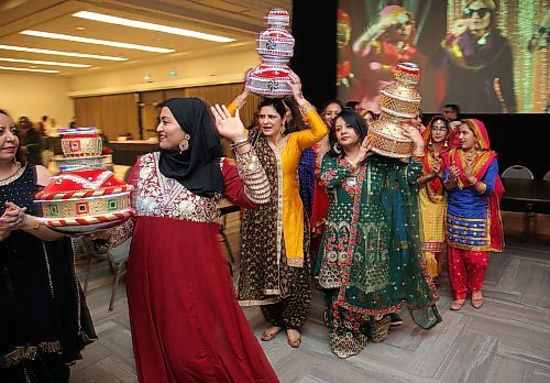 JASON HALSTEAD / WINNIPEG FREE PRESS

Event organizers start the Jago dance at the Lohri Mela celebration at the RBC Convention Centre Winnipeg on Jan. 11, 2020. (See Social Page)