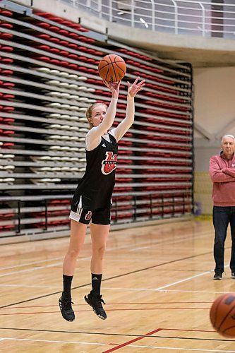 MIKAELA MACKENZIE / WINNIPEG FREE PRESS

Lena Wenke at Wesmen women's basketball practice at the Duckworth Centre in Winnipeg on Wednesday, Feb. 12, 2020. For Taylor Allen story.
Winnipeg Free Press 2019.