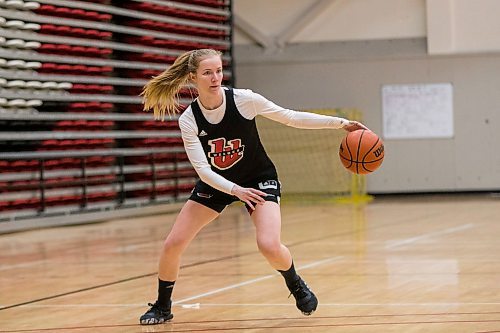 MIKAELA MACKENZIE / WINNIPEG FREE PRESS

Lena Wenke at Wesmen women's basketball practice at the Duckworth Centre in Winnipeg on Wednesday, Feb. 12, 2020. For Taylor Allen story.
Winnipeg Free Press 2019.