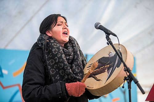 MIKAELA MACKENZIE / WINNIPEG FREE PRESS

Lisa Muswagon, artist playing Festival du Voyageur, plays an honour song at the Festival du Voyageur press conference kickoff at in Winnipeg on Thursday, Feb. 13, 2020. For Ben Waldman (?) story.
Winnipeg Free Press 2019.