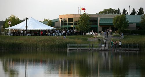 Brandon Sun Western Canadian Music Awards delegates and dignitaries gathered at the Riverbank Discovery Centre for the Music Manitoba barbecue mixer on Friday evening. (Bruce Bumstead/Brandon Sun)