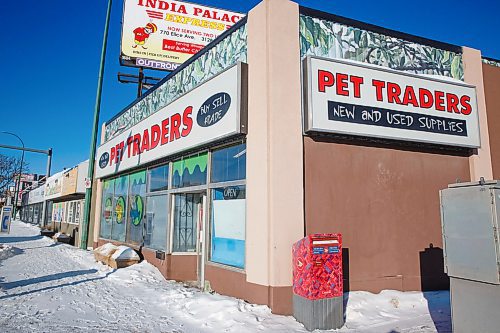 MIKE DEAL / WINNIPEG FREE PRESS
Central Bark at 1335 Portage Avenue is moving into the recently-closed Pet Traders next door which will give them about twice as much space.
200218 - Tuesday, February 18, 2020.