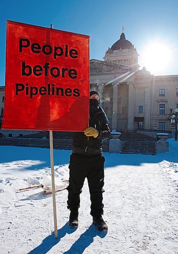 MIKE DEAL / WINNIPEG FREE PRESS
Les Scott from the Manitoba Energy Justice Coalition before the start of a walk organized by the Wilderness Committee over the lunch hour from the Manitoba Legislative building to the Law Courts building and back in support of the Wetsuweten Hereditary Chiefs who are being forcibly removed from their territory for a fossil fuel project. 
200218 - Tuesday, February 18, 2020.