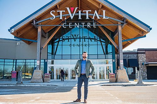 MIKAELA MACKENZIE / WINNIPEG FREE PRESS

Kyle Waterman, general manager of St. Vital Centre, poses for a portrait in front of the mall in Winnipeg on Wednesday, Feb. 19, 2020. For biz story.
Winnipeg Free Press 2019.