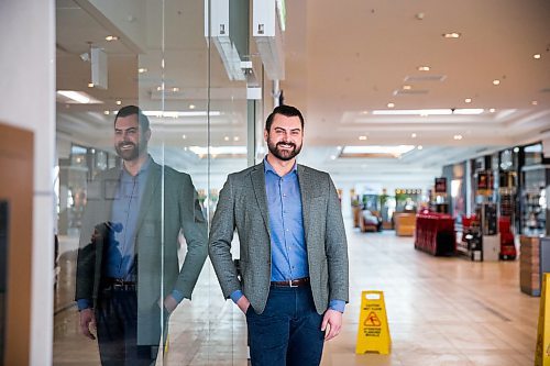 MIKAELA MACKENZIE / WINNIPEG FREE PRESS

Kyle Waterman, general manager of St. Vital Centre, poses for a portrait by the new Dynacare location in the mall in Winnipeg on Wednesday, Feb. 19, 2020. For biz story.
Winnipeg Free Press 2019.