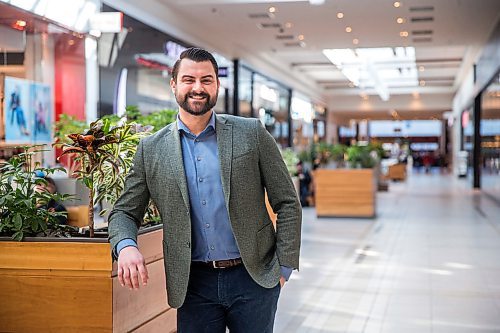 MIKAELA MACKENZIE / WINNIPEG FREE PRESS

Kyle Waterman, general manager of St. Vital Centre, poses for a portrait in the mall in Winnipeg on Wednesday, Feb. 19, 2020. For biz story.
Winnipeg Free Press 2019.