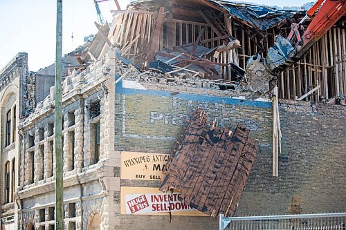 MIKAELA MACKENZIE / WINNIPEG FREE PRESS

Crews demolish the 110-year-old Thomas Scott Memorial Orange Hall at 216 Princess St. in Winnipeg on Thursday, Feb. 20, 2020. Standup.
Winnipeg Free Press 2019.