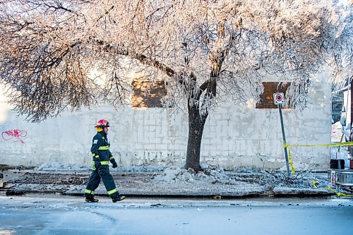 MIKAELA MACKENZIE / WINNIPEG FREE PRESS

Crews clean up after a fire at an auto shop at 169 Provencher in Winnipeg on Friday, Feb. 21, 2020. Standup.
Winnipeg Free Press 2019.