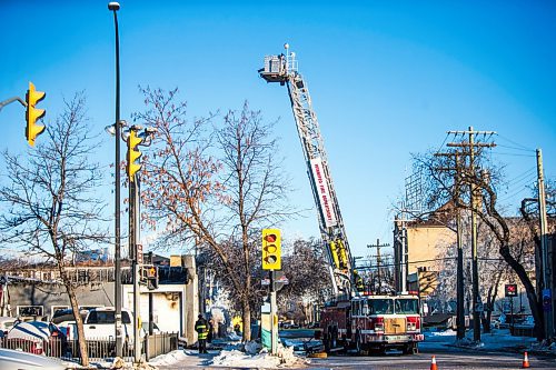 MIKAELA MACKENZIE / WINNIPEG FREE PRESS

Crews clean up after a fire at an auto shop at 169 Provencher in Winnipeg on Friday, Feb. 21, 2020. Standup.
Winnipeg Free Press 2019.