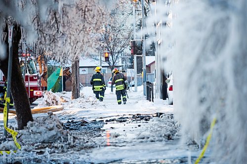 MIKAELA MACKENZIE / WINNIPEG FREE PRESS

Crews clean up after a fire at an auto shop at 169 Provencher in Winnipeg on Friday, Feb. 21, 2020. Standup.
Winnipeg Free Press 2019.