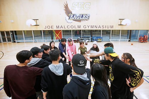 JOHN WOODS / WINNIPEG FREE PRESS
Students participate in a team building exercise in the Outside Looking In hiphop dance class at Southeast Collegiate in Winnipeg Thursday, February 20, 2020. The dance program encourages students to stay in school and graduate. Students can also earn a credit by participating every week.

Reporter: Macintosh