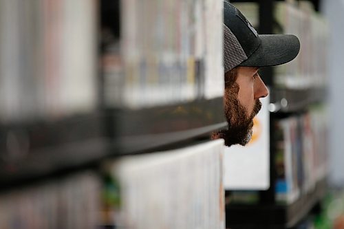 JOHN WOODS / WINNIPEG FREE PRESS
Justin Durkin of Retro Detective was making some video game deals at the Lansdowne Comic Con at Ecole Lansdowne in Winnipeg Sunday, February 23, 2020. 

Reporter: Standup