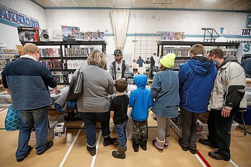 JOHN WOODS / WINNIPEG FREE PRESS
Justin Durkin of Retro Detective was making some video game deals with dealers and buyers at the Lansdowne Comic Con at Ecole Lansdowne in Winnipeg Sunday, February 23, 2020. 

Reporter: Standup