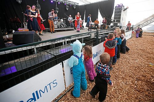 JOHN WOODS / WINNIPEG FREE PRESS
Children watch a concert on the last day of Festival du Voyageur in Winnipeg Sunday, February 23, 2020. 

Reporter: Standup