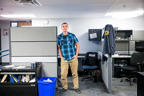 MIKAELA MACKENZIE / WINNIPEG FREE PRESS

Chad Black, detective with the Winnipeg Police Service's Internet Child Exploitation unit, poses for a portrait in their office in Winnipeg on Friday, Feb. 28, 2020. For Dean Pritchard story.
Winnipeg Free Press 2019.