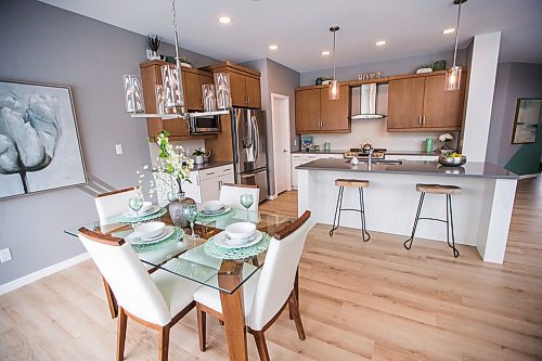 MIKAELA MACKENZIE / WINNIPEG FREE PRESS

The kitchen and dining room at 371 Willow Creek Road in Winnipeg on Friday, Feb. 28, 2020. For Todd story.
Winnipeg Free Press 2019.