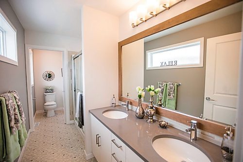 MIKAELA MACKENZIE / WINNIPEG FREE PRESS

The ensuite bathroom at 371 Willow Creek Road in Winnipeg on Friday, Feb. 28, 2020. For Todd story.
Winnipeg Free Press 2019.