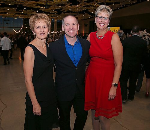 JASON HALSTEAD / WINNIPEG FREE PRESS

From left, Denise O'Regan (gala committee member), Quintin King and Kim Nott (gala committee member), with sponsor Brightwater Senior Living at the Alzheimer Society of Manitoba's Roaring Twenties gala in the Cityview Ballroom at the RBC Convention Centre Winnipeg on Feb. 13, 2020. (See Social Page)