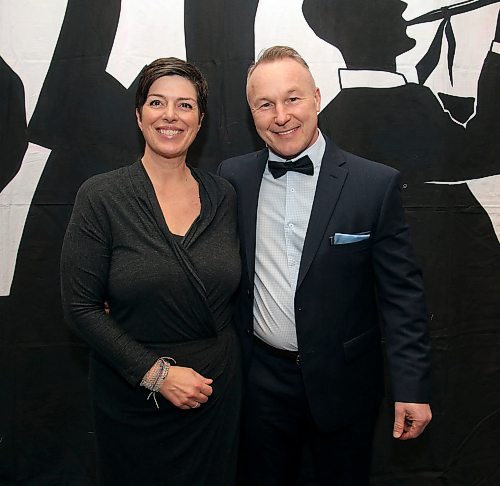 JASON HALSTEAD / WINNIPEG FREE PRESS

From left, Renée Mason and Rob Olinyk (sponsor Advance Electronics) at the Alzheimer Society of Manitoba's Roaring Twenties gala in the Cityview Ballroom at the RBC Convention Centre Winnipeg on Feb. 13, 2020. (See Social Page)