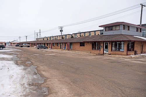 Daniel Crump / Winnipeg Free Press.¤The Capri Motel on Pembina hwy where several people were seriously injured after being attacked by four dogs. February 29, 2020.