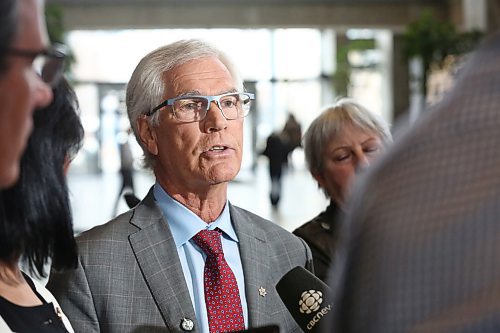 MIKE DEAL / WINNIPEG FREE PRESS
MP Jim Carr (Winnipeg South Centre), the prime ministers special advisor for the Prairies, on behalf of Catherine McKenna, minister of infrastructure and communities, Central Services Minister Reg Helwer and Jay Grewal, president and CEO of Manitoba Hydro, announced funding for the Birtle Transmission Line linking Saskatchewan to Manitobas green, renewable energy. 
The Government of Canada is investing more than $18.7 million, and the government of Manitoba is contributing more than $42 million, in this project through the Green Infrastructure Stream of the Investing in Canada Plan. 
200302 - Monday, March 2, 2020