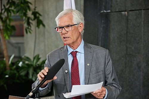 MIKE DEAL / WINNIPEG FREE PRESS
MP Jim Carr (Winnipeg South Centre), the prime ministers special advisor for the Prairies, on behalf of Catherine McKenna, minister of infrastructure and communities, Central Services Minister Reg Helwer and Jay Grewal, president and CEO of Manitoba Hydro, announced funding for the Birtle Transmission Line linking Saskatchewan to Manitobas green, renewable energy. 
The Government of Canada is investing more than $18.7 million, and the government of Manitoba is contributing more than $42 million, in this project through the Green Infrastructure Stream of the Investing in Canada Plan. 
200302 - Monday, March 2, 2020