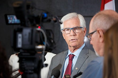 MIKE DEAL / WINNIPEG FREE PRESS
MP Jim Carr (Winnipeg South Centre), the prime ministers special advisor for the Prairies, on behalf of Catherine McKenna, minister of infrastructure and communities, Central Services Minister Reg Helwer and Jay Grewal, president and CEO of Manitoba Hydro, announced funding for the Birtle Transmission Line linking Saskatchewan to Manitobas green, renewable energy. 
The Government of Canada is investing more than $18.7 million, and the government of Manitoba is contributing more than $42 million, in this project through the Green Infrastructure Stream of the Investing in Canada Plan. 
200302 - Monday, March 02, 2020.