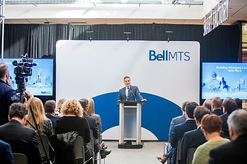 MIKAELA MACKENZIE / WINNIPEG FREE PRESS

President and CEO of Bell Canada Mirko Bibic announces a large fibre optic investment in Manitoba at Red River College in Winnipeg on Monday, March 2, 2020. For Martin Cash story.
Winnipeg Free Press 2019.